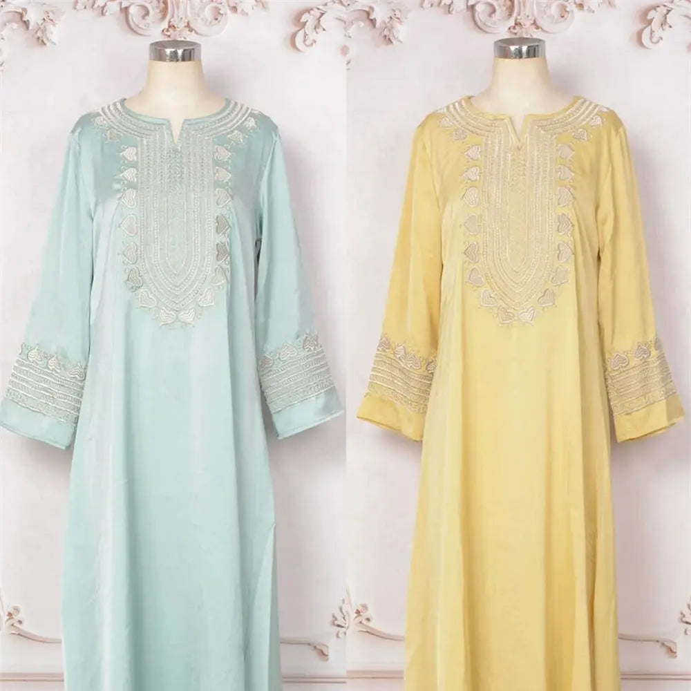 Maxi Dress with Delicate Lace Loose Fitting Modest Arabic Women's Casual Robe Long Sleeves