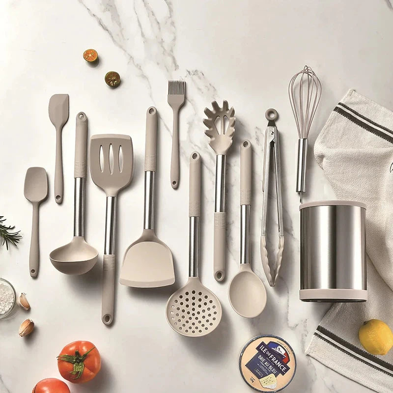 12-piece silicone kitchenware set with spatula, soup spoon, and eggbeater, featuring non-stick stainless steel utensils and a rotating storage bucket.